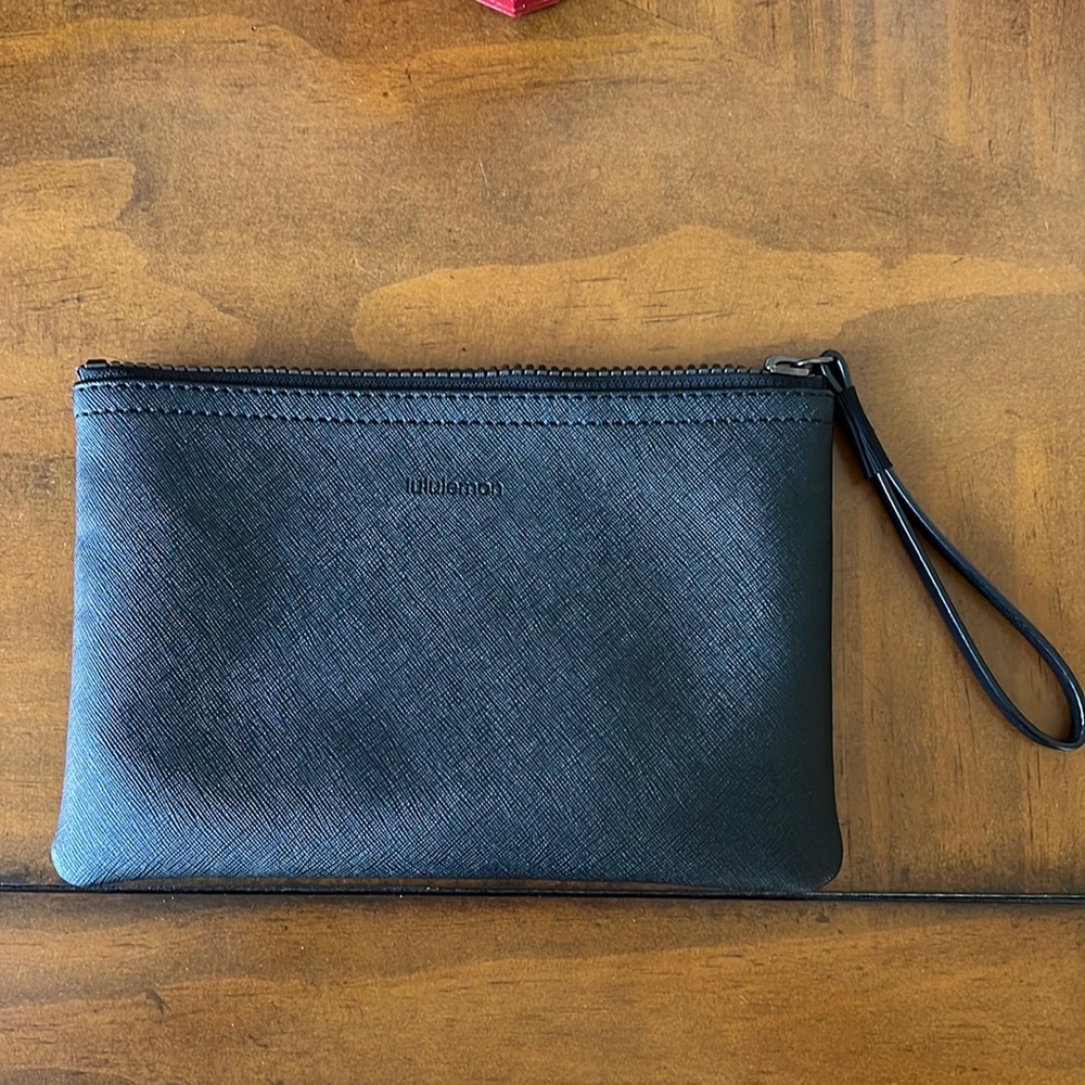Lululemon black wristlet.